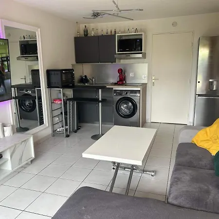 2p Jardin Sud Vue Avec Piscine Tennis Parking Privé Apartamento