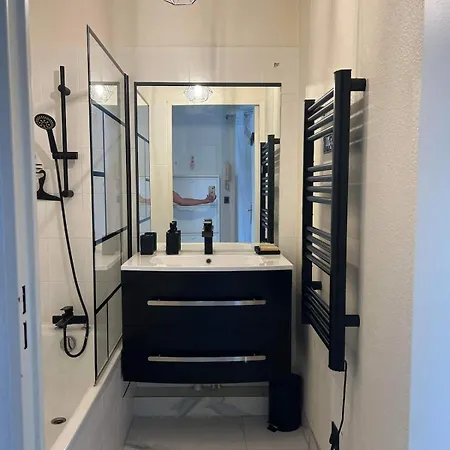 2p Jardin Sud Vue Avec Piscine Tennis Parking Privé Apartamento Le Cannet